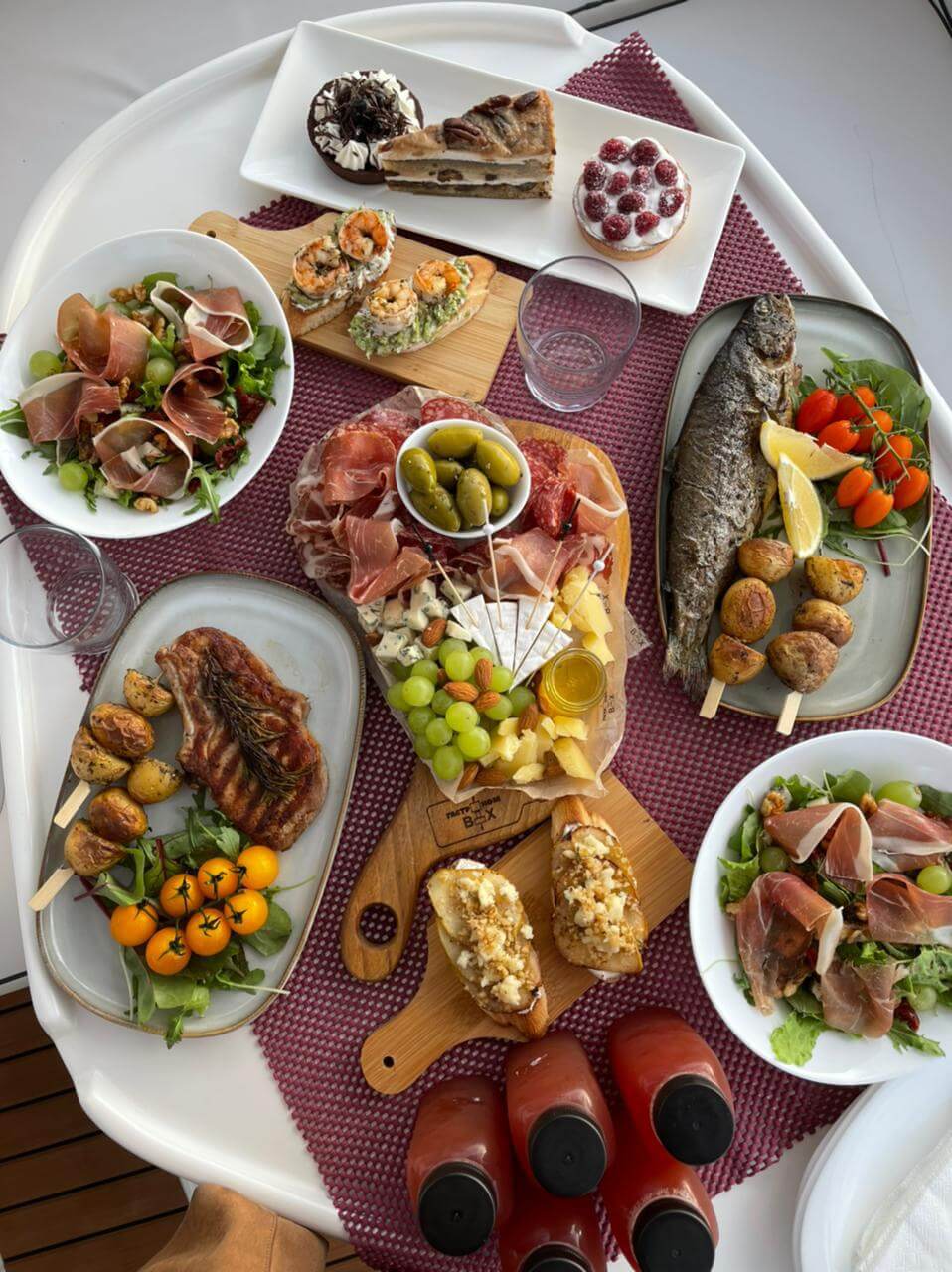 Романтический ужин на яхте в Сочи